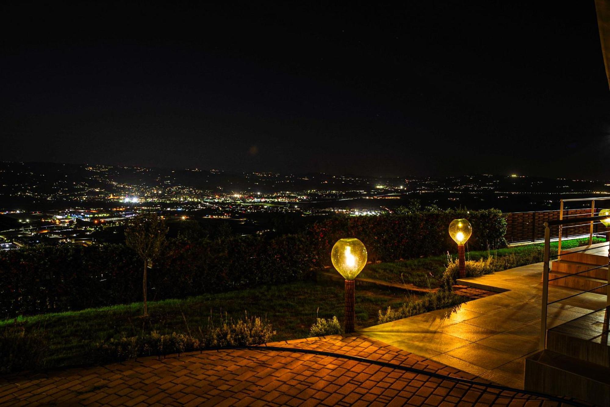 Vista Langhe - Cerratohouses Guarene Exterior photo